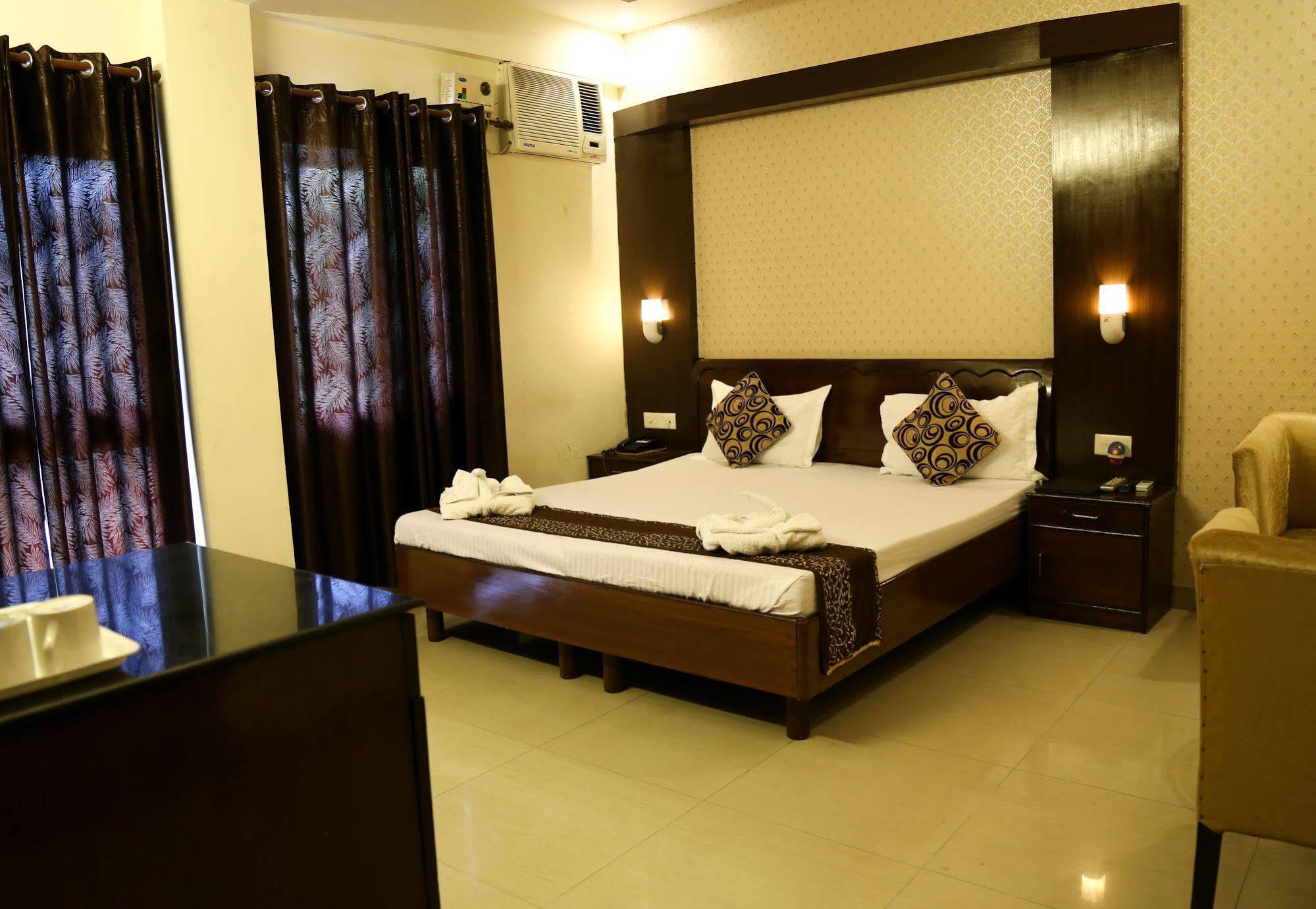 Grand Legacy Beacon, Dehradun Ξενοδοχείο Εξωτερικό φωτογραφία