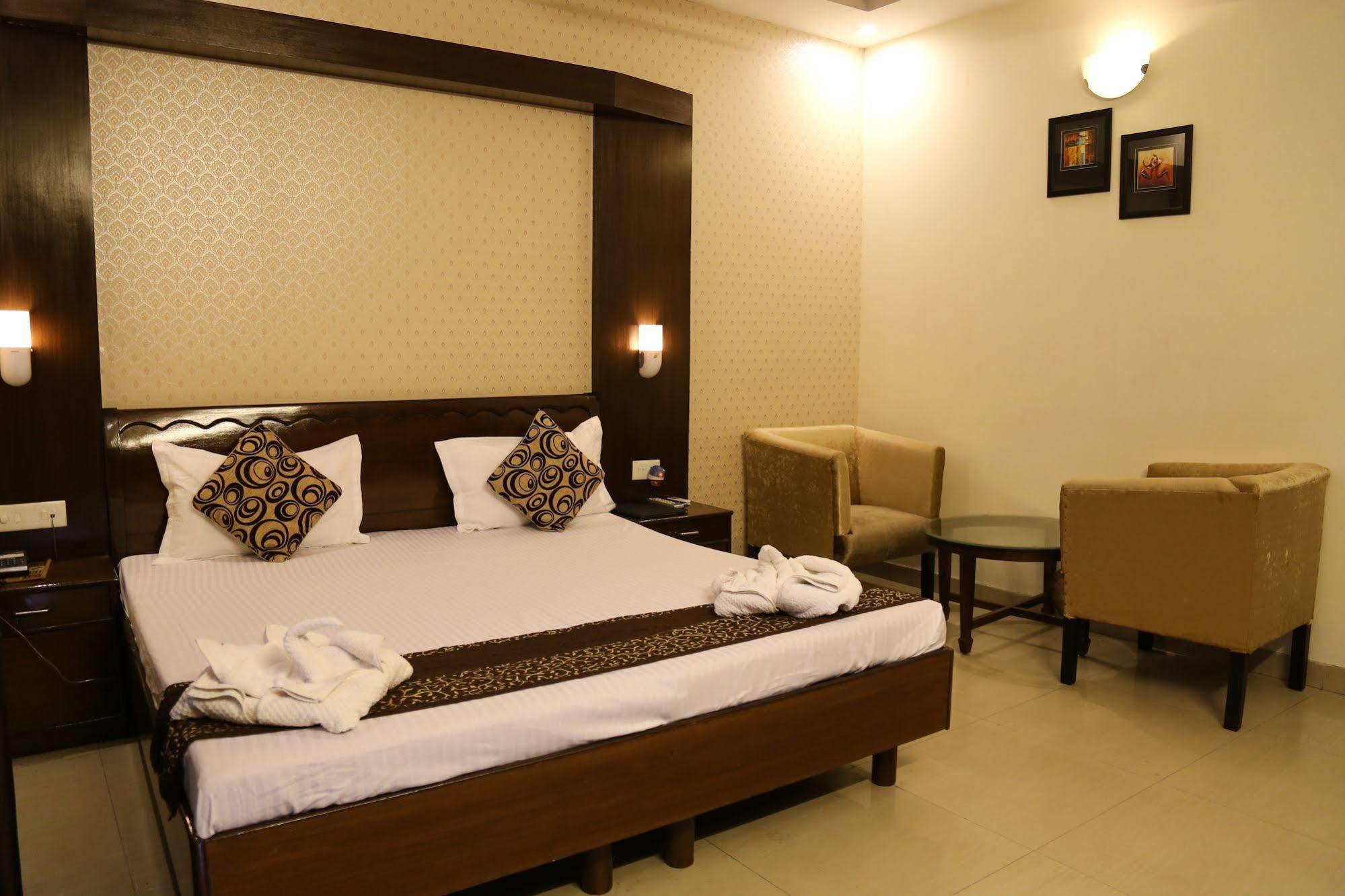 Grand Legacy Beacon, Dehradun Ξενοδοχείο Εξωτερικό φωτογραφία