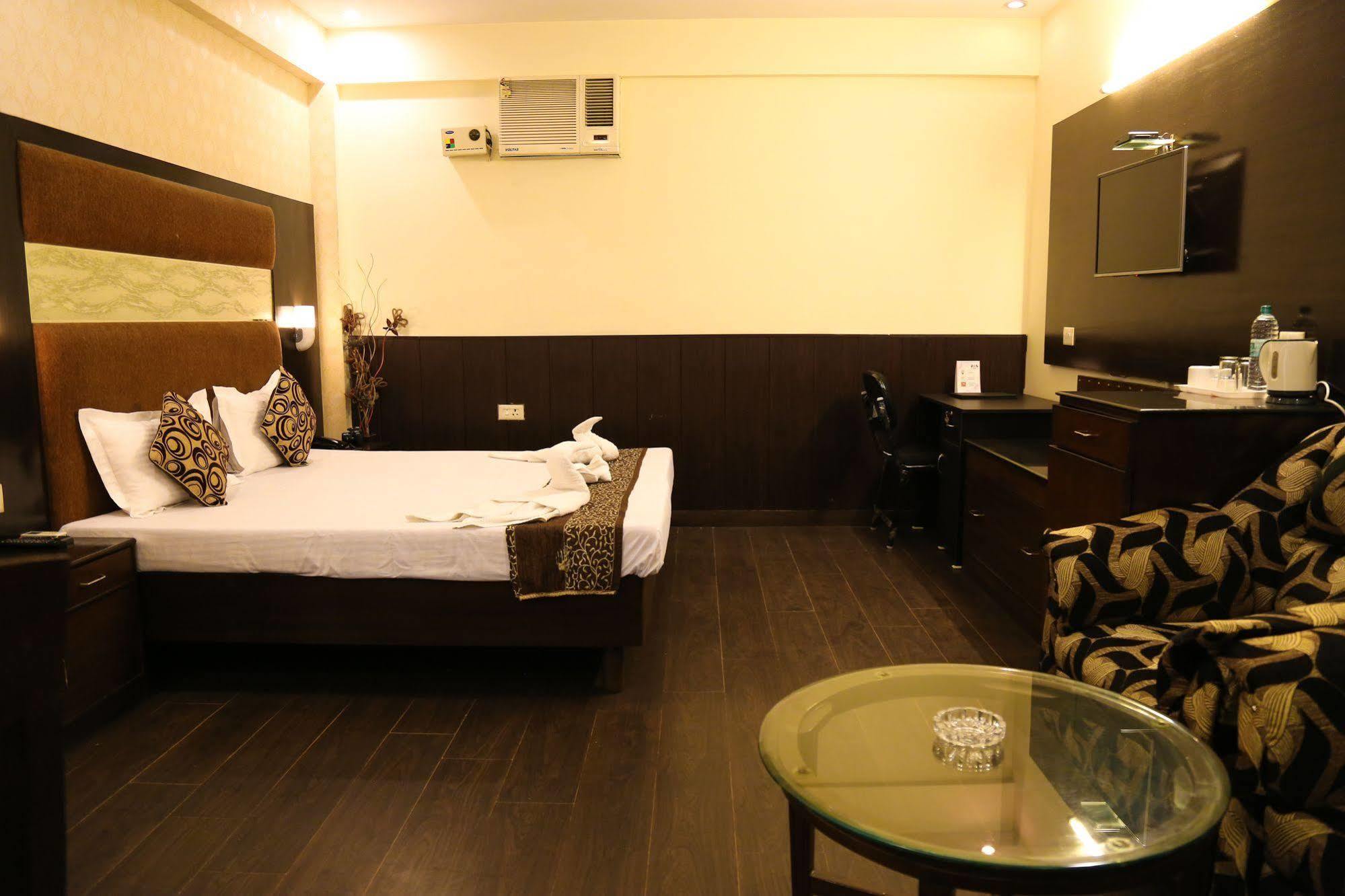 Grand Legacy Beacon, Dehradun Ξενοδοχείο Εξωτερικό φωτογραφία